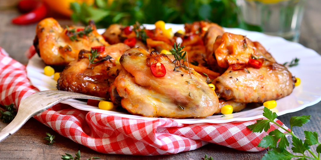 Φτερούγες κοτόπουλου με πικάντικη σάλτσα - Images
