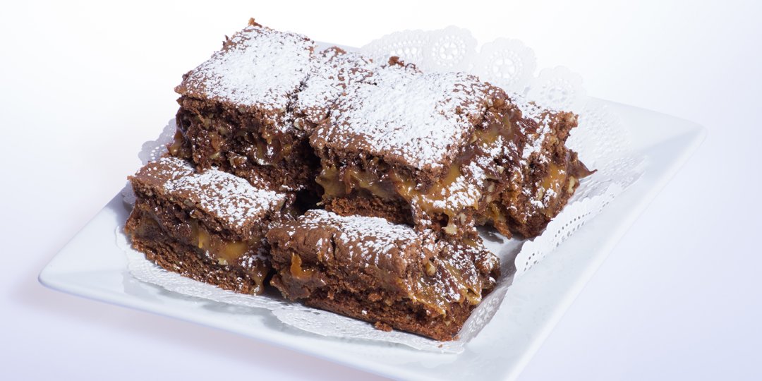 Brownies με καρύδια και καραμέλα - Images