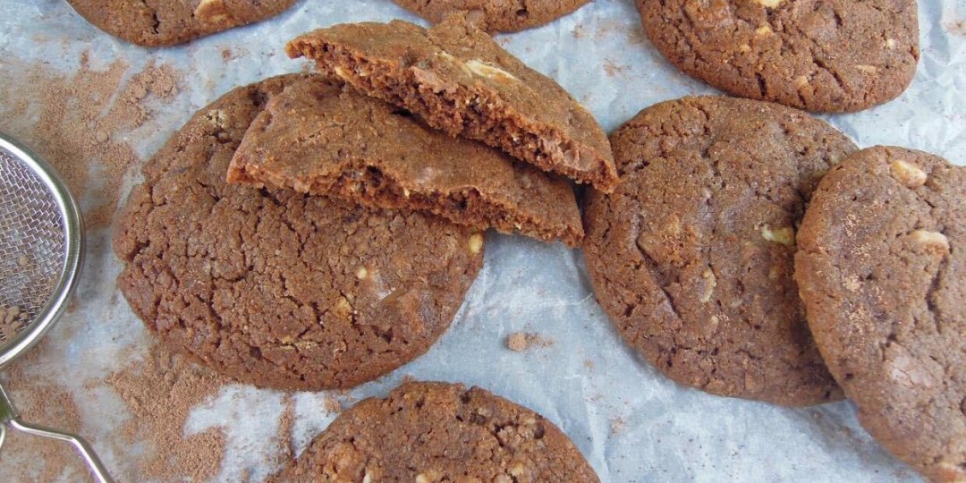 Σοκολατένια μπισκότα με κομμάτια σοκολάτας  - Images