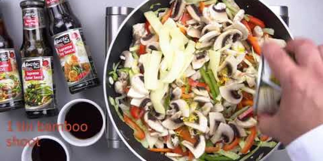 Exotic food - Noodles with chicken and vegetables - Κεντρική Εικόνα