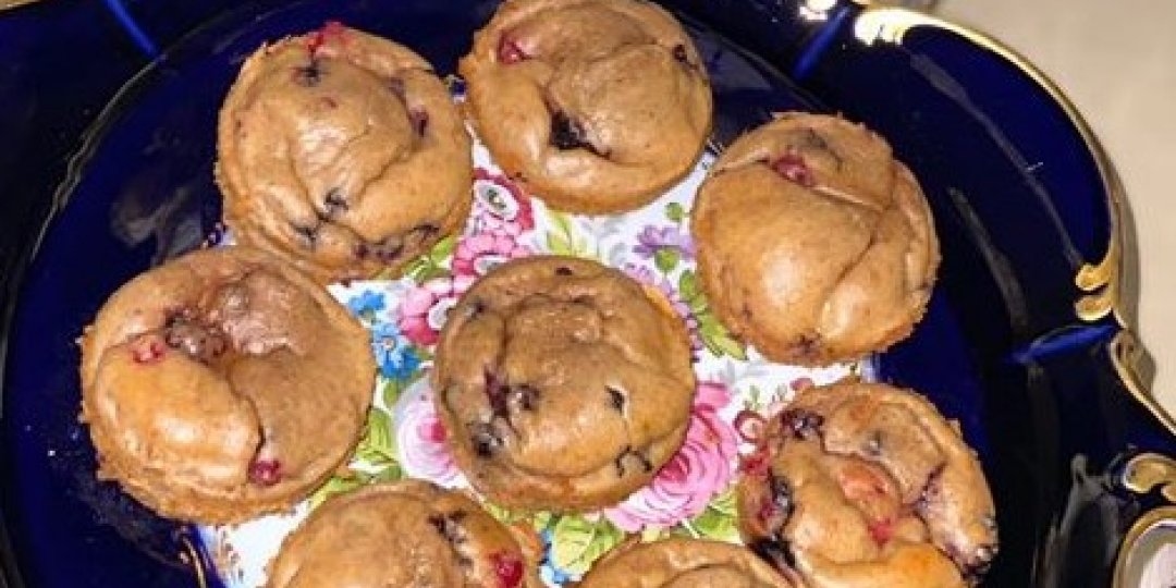 Υγιεινά muffins (χωρίς αλεύρι) με μούρα - Images