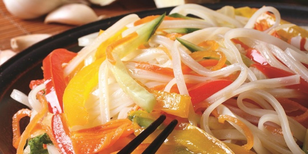 Νούντλς ρυζιού Exotic Food με λαχανικά - Images