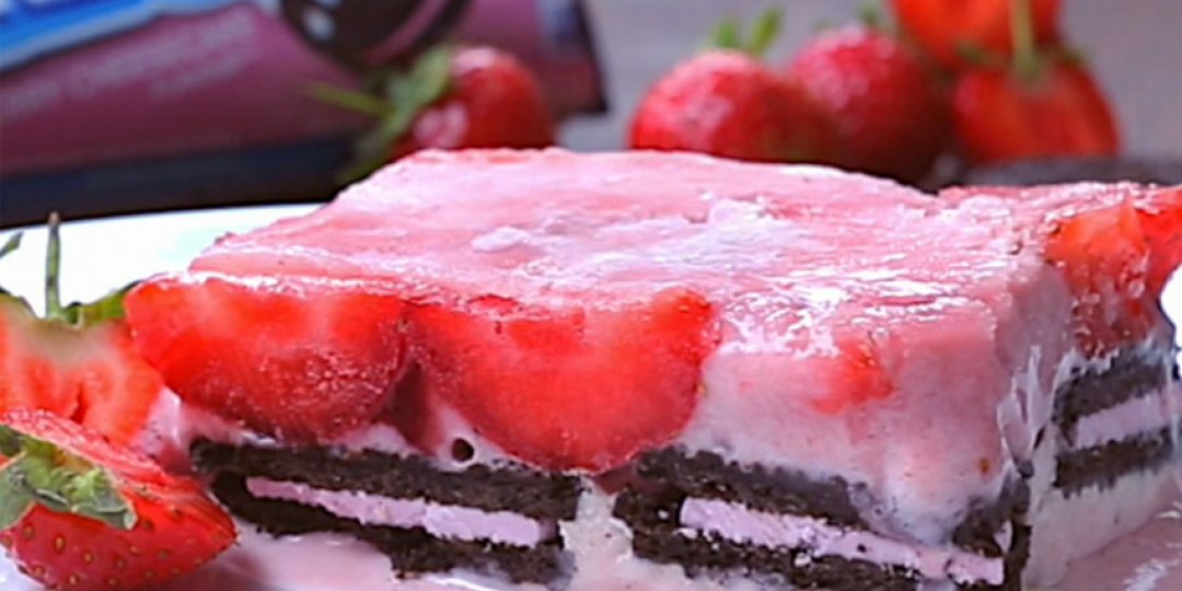 Παγωμένο Γλυκό με OREO Strawberry Cheesecake - Images