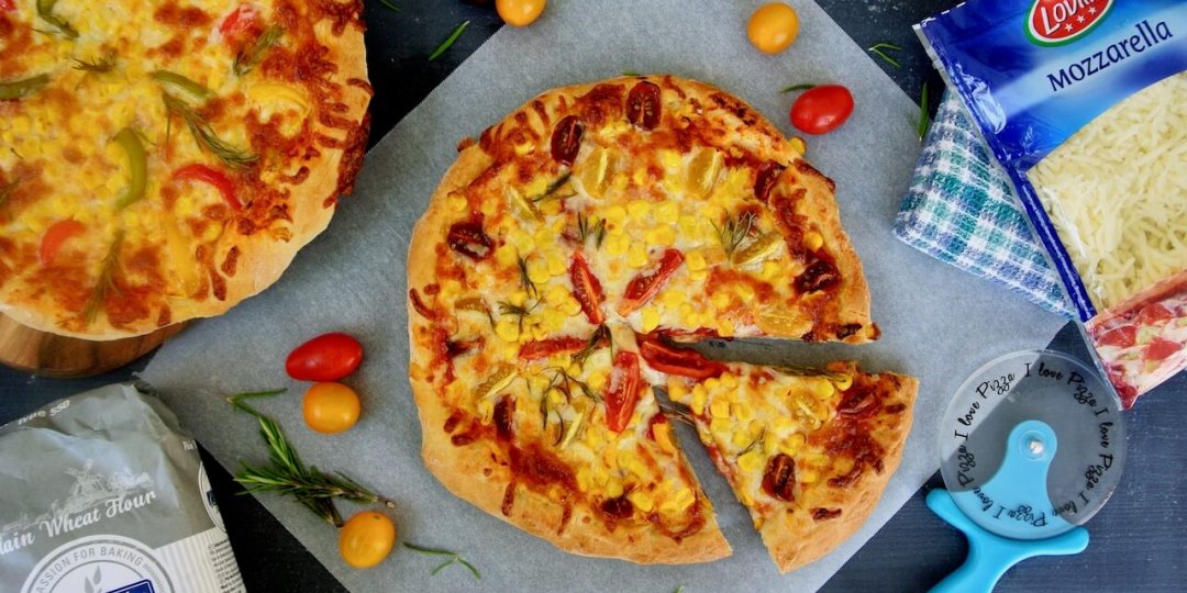 Ελαφριά πίτσα φτιαγμένη με προϊόντα Lidl - Images