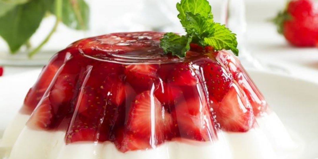 Γιαουρτένιο ζελέ με φράουλες - Images
