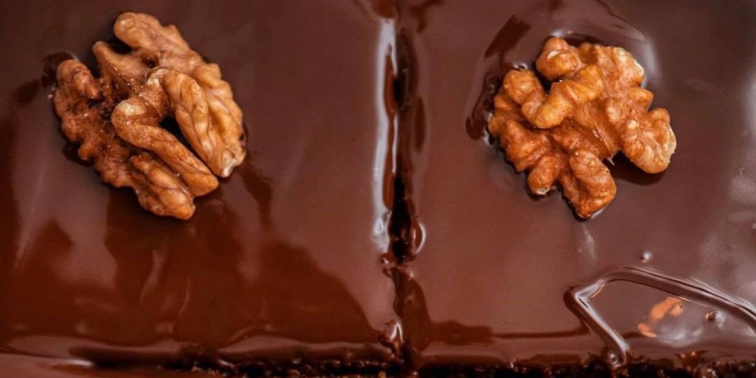 Εύκολη καρυδόπιτα με σοκολάτα - Images