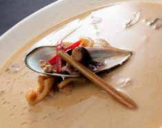 Σούπα με μύδια και γάλα καρύδας - Images