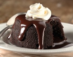 Σοκολατένιο κέικ με κρέμα Τόνκα (ή βανίλια) - Images