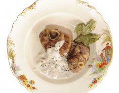Κατσικάκι με τραχανά & γιαούρτι - Images