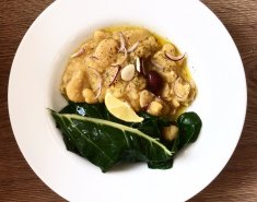 Split fava beans and Swiss chard - Images