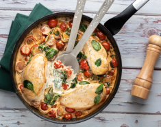 Κοτόπουλο με ντοματίνια και σάλτσα παρμεζάνας - Images