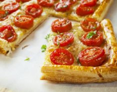 Ταρτα με τυριά και ντομάτα - Images