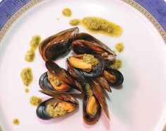 Μύδια με φρέσκα βότανα & σκόρδο - Images