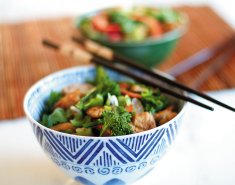 Noodles exotic food με τόνο και μπρόκολο - Images