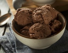Παγωτό με μαύρη σοκολάτα  - Images